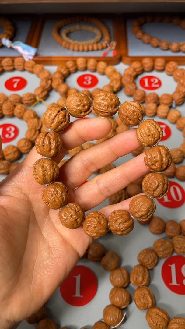 文玩核桃手串宽边粗筋肉龙骨17.5mm