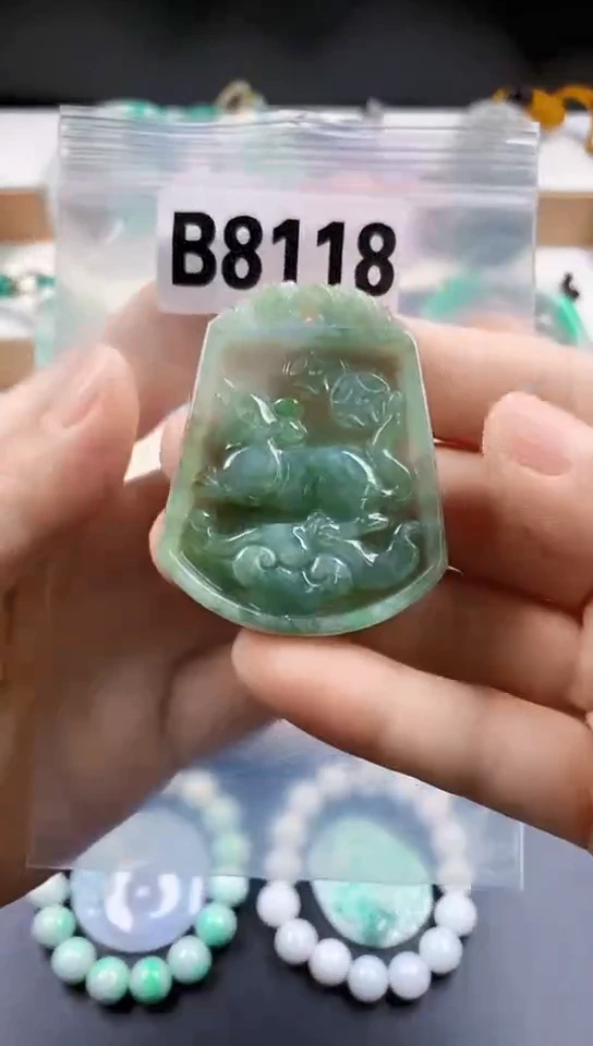 颈饰未镶嵌翡翠天然翡翠吊坠挂件