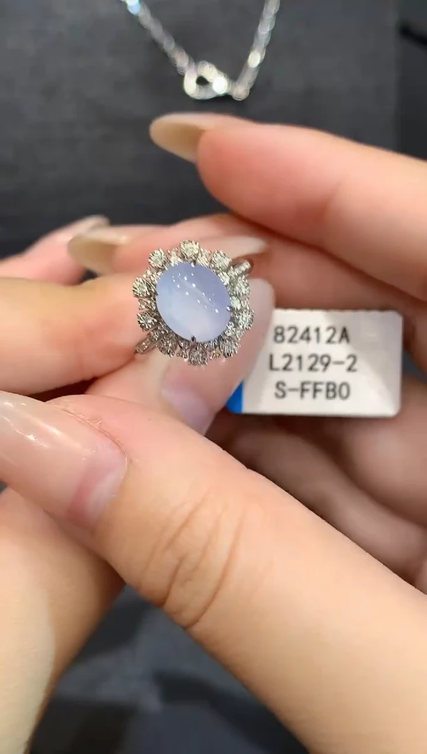 18K金镶嵌戒指翡翠L多样性发其一