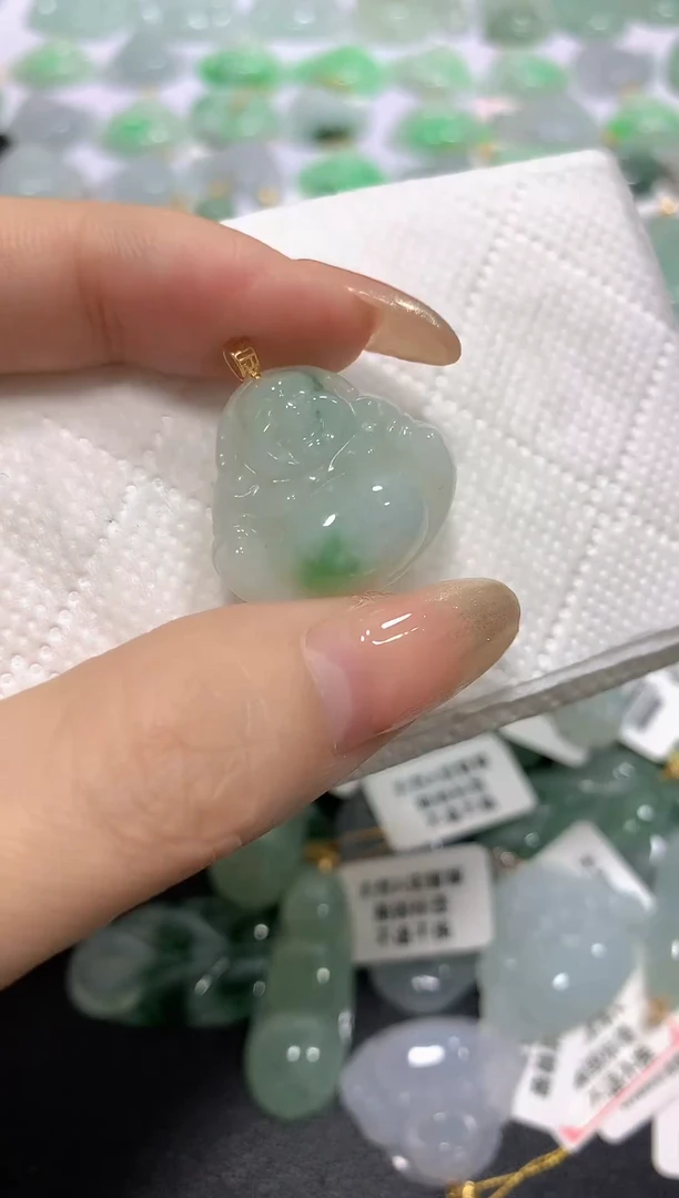 颈饰18K金镶嵌翡翠A货