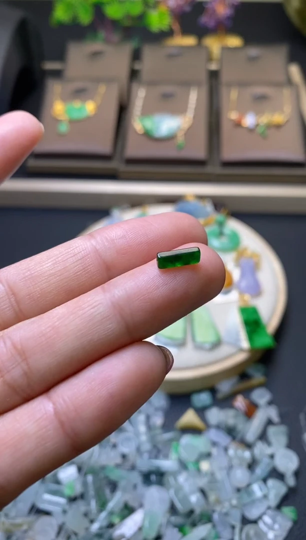 翡翠未镶嵌颈饰净货14614