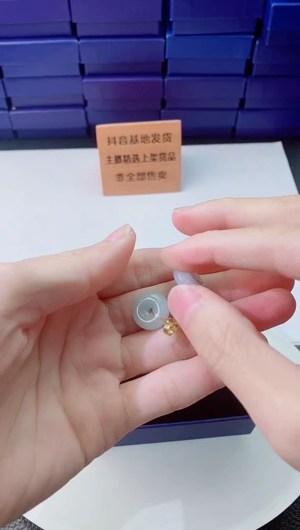 翡翠未镶嵌颈饰1111111111