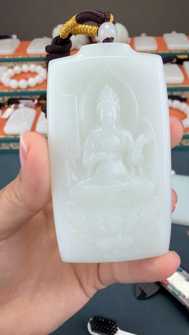 颈饰未镶嵌和田玉1