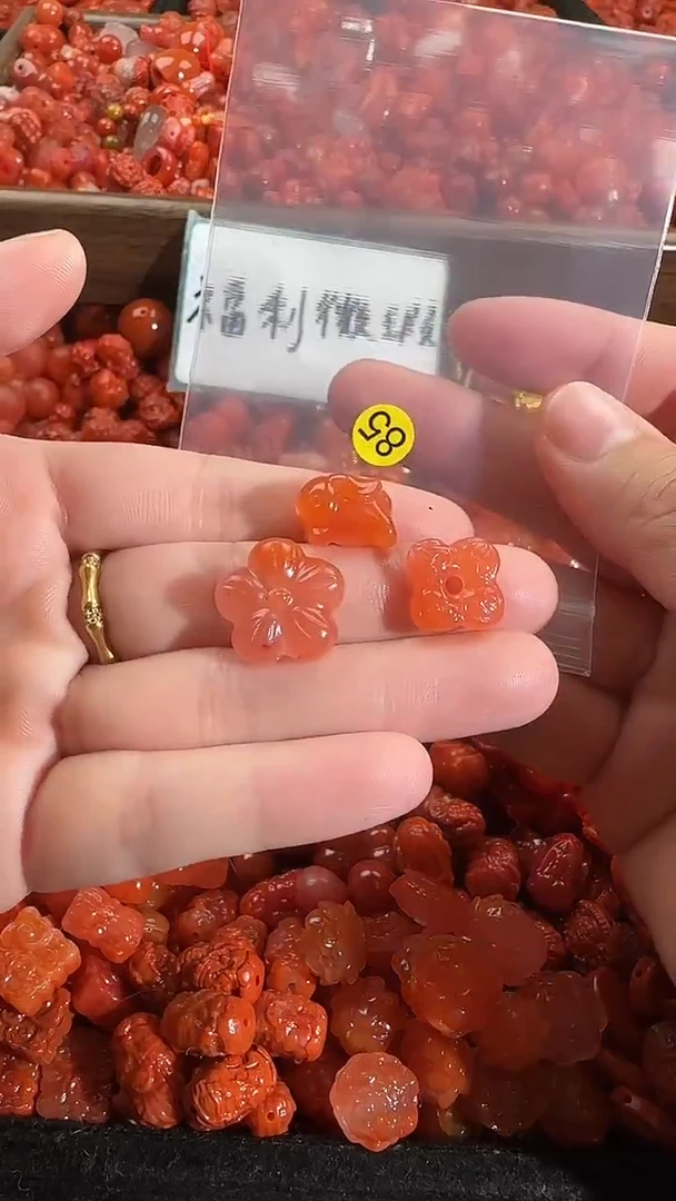 颈饰未镶嵌南红玛瑙1