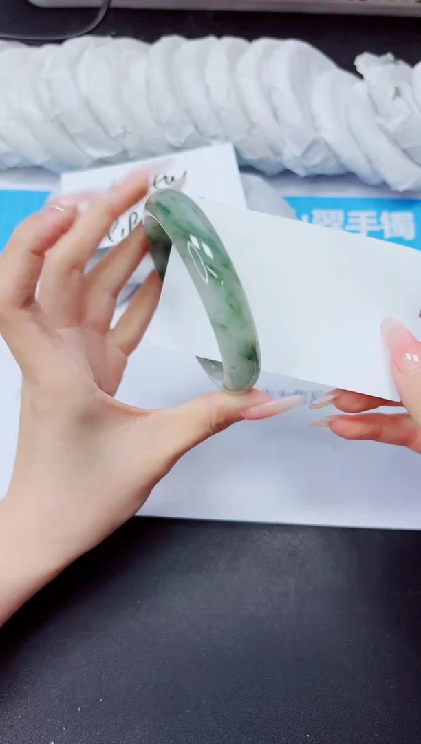 石英质玉手镯未镶嵌243/58.7