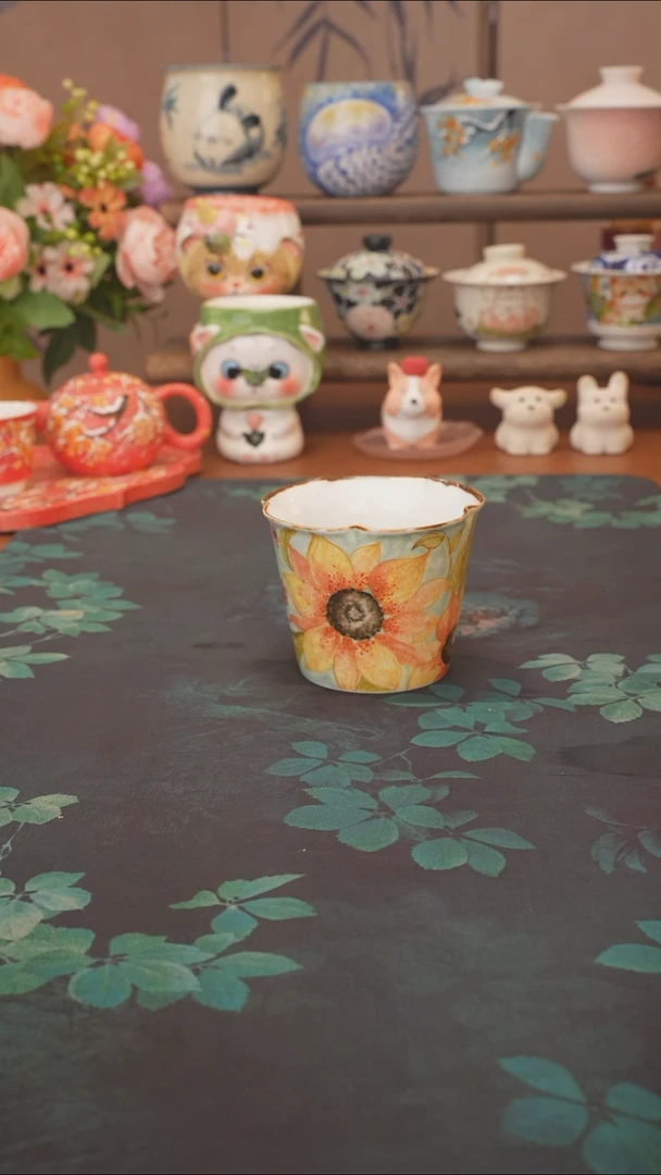 唐行举  向日葵花口手握杯