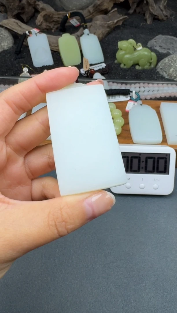 颈饰未镶嵌和田玉3