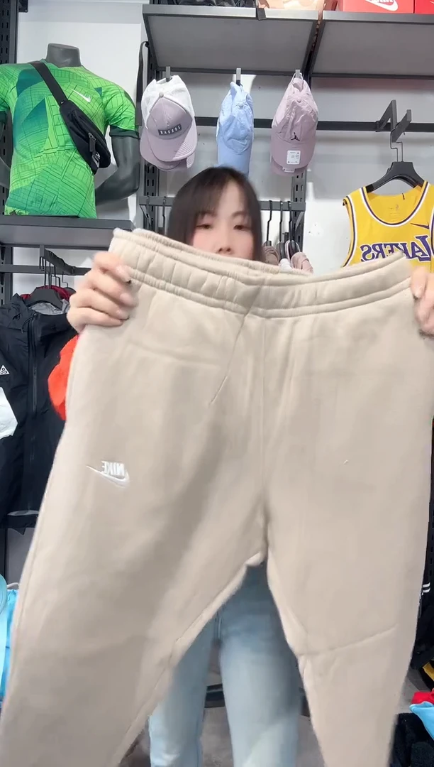 1093     编码 瑕疵款直播间过款为准 尺码175L
