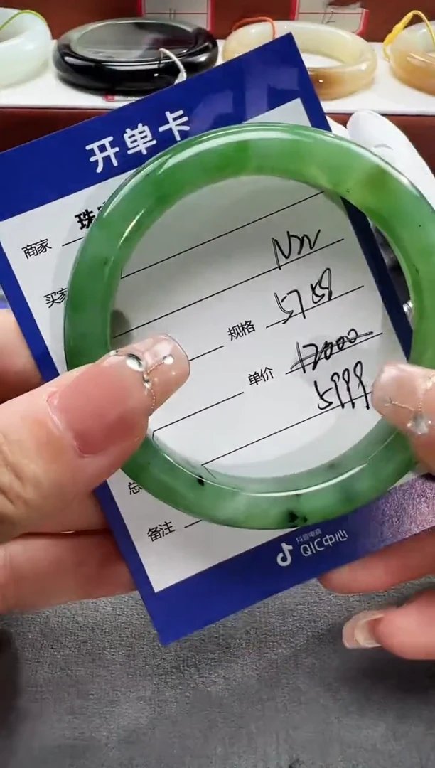 和田玉手镯未镶嵌N22微色差