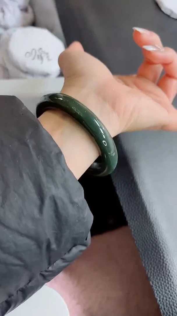 【闪购商品】和田玉手镯未镶嵌80----60