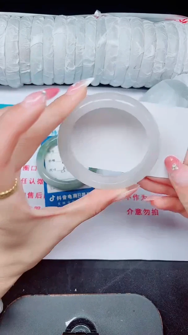 未镶嵌手镯石英质玉330-54/55