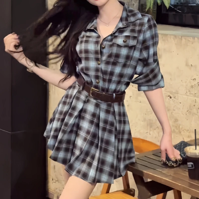 早秋设计百搭复古风polo格子衬衫连衣裙新款收腰显瘦辣妹风格子裙