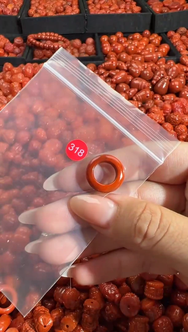 颈饰未镶嵌南红玛瑙1