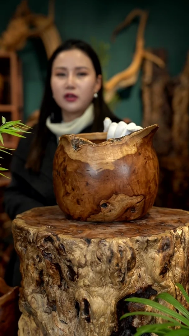 木雷击枣木龙纹尊