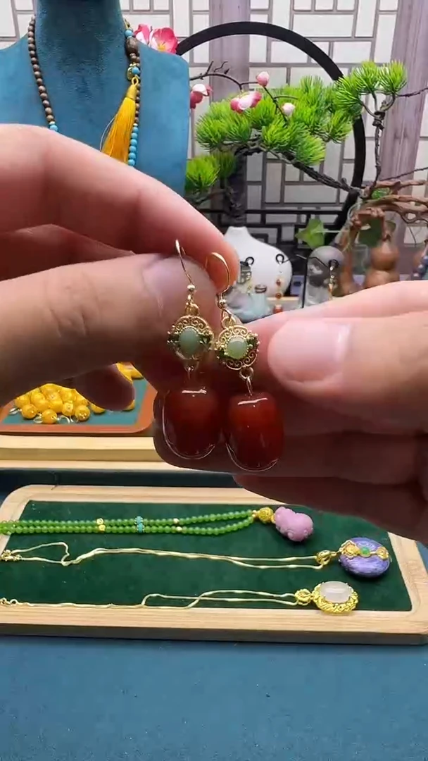 南红玛瑙14K金镶嵌耳饰QW17