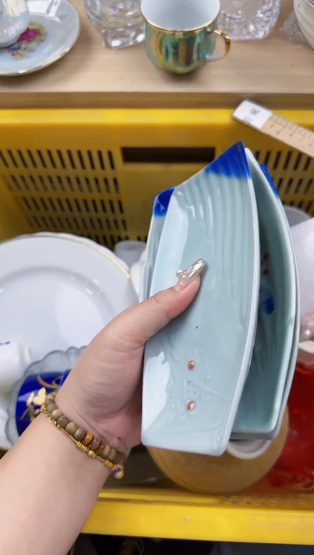 140回流瓷器，默认微瑕，18包邮