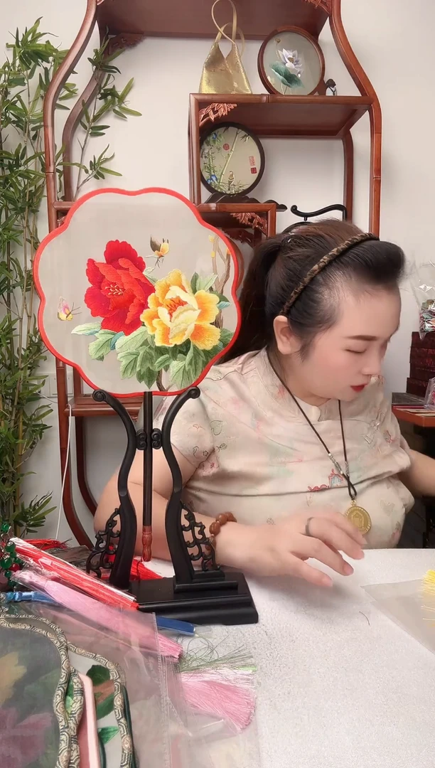 刺绣团扇双面非遗