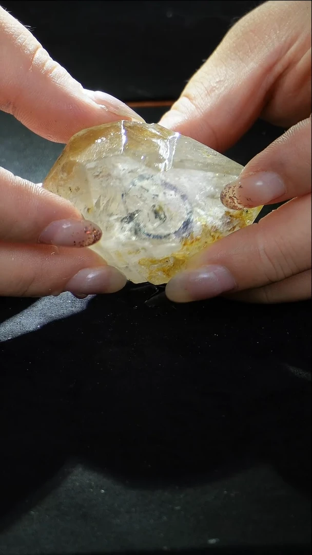 未镶嵌珠宝半成品水晶水胆原石D640
