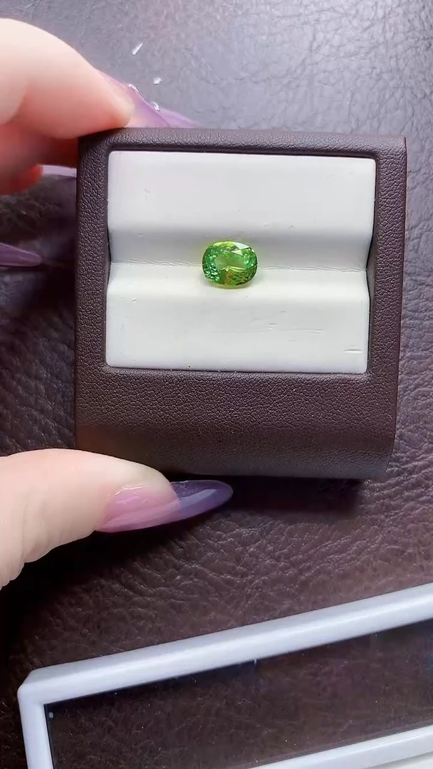 未镶嵌珠宝半成品绿色碧玺薄荷绿色碧玺2.7ct