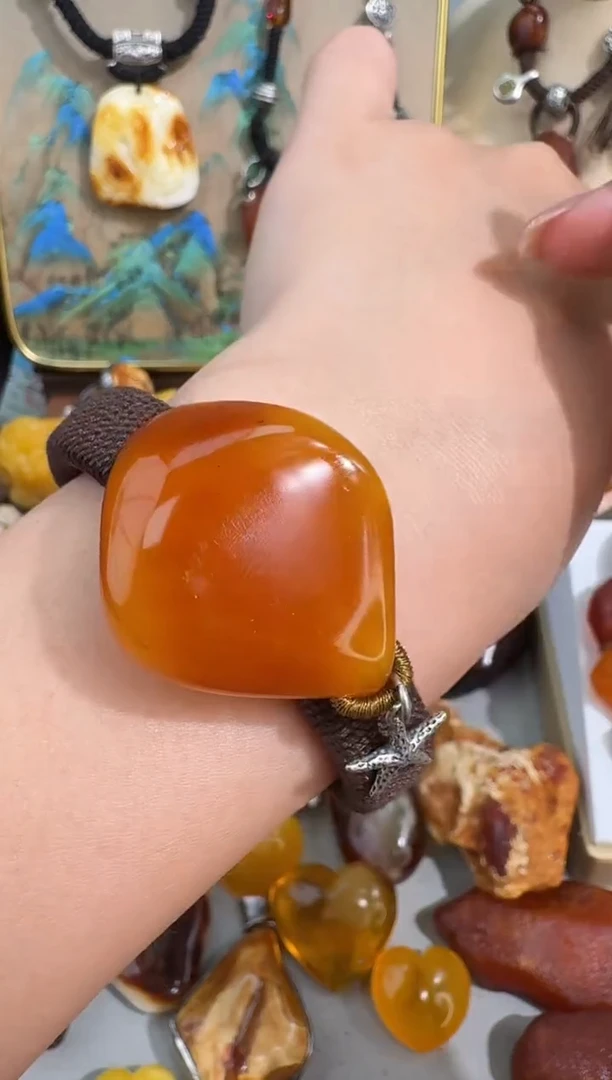 未镶嵌琥珀裸石琥珀