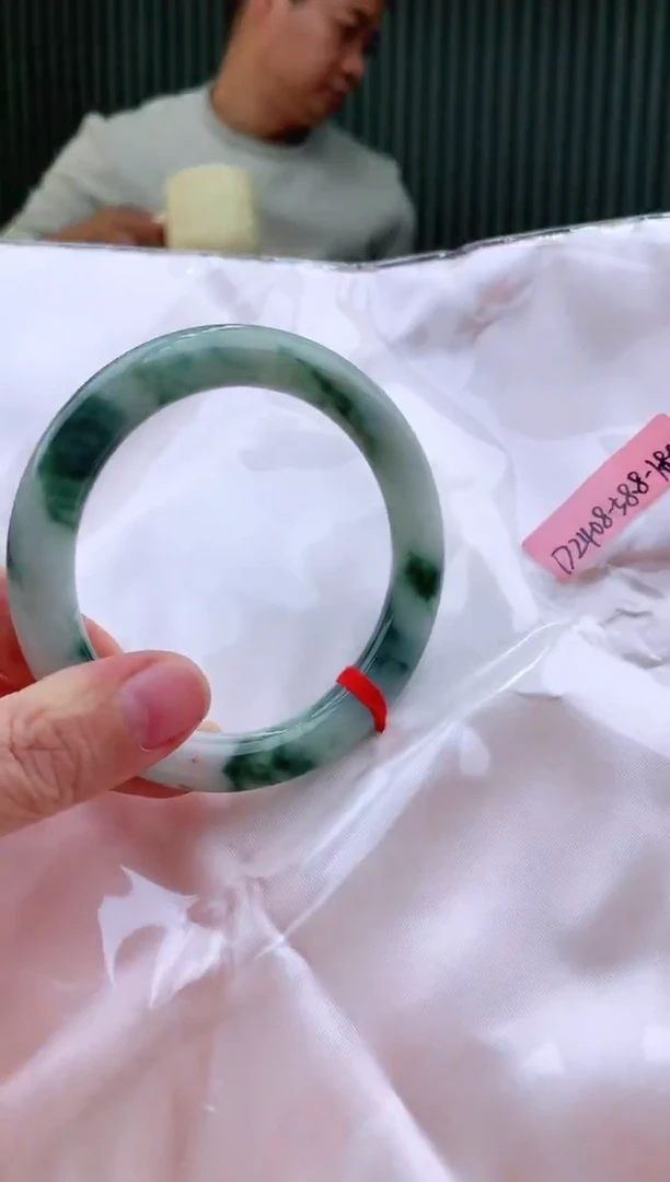 未镶嵌手镯翡翠58+