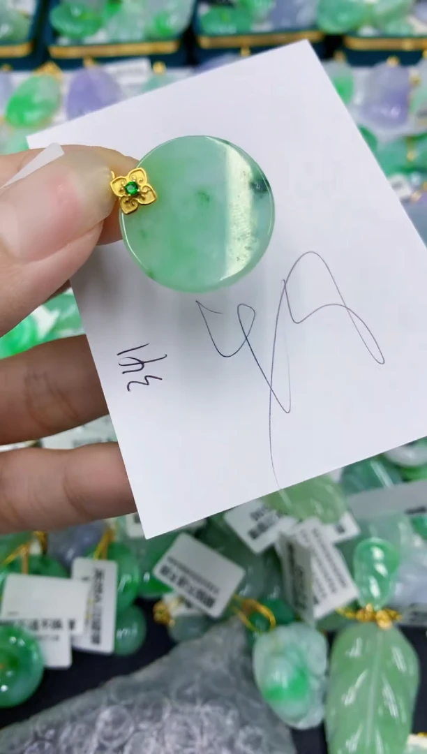 翡翠未镶嵌颈饰1111111111