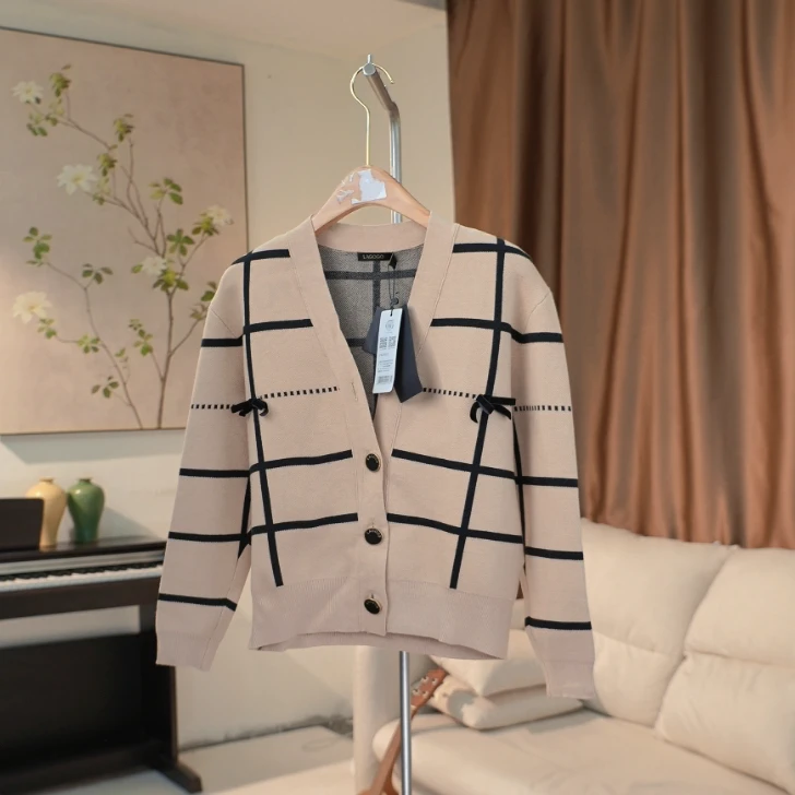 G216 蝴蝶结饰撞色格纹针织开衫女 879H33