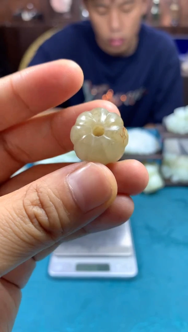 和田玉未镶嵌颈饰1