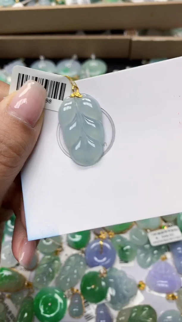 颈饰18K金镶嵌翡翠11111111111