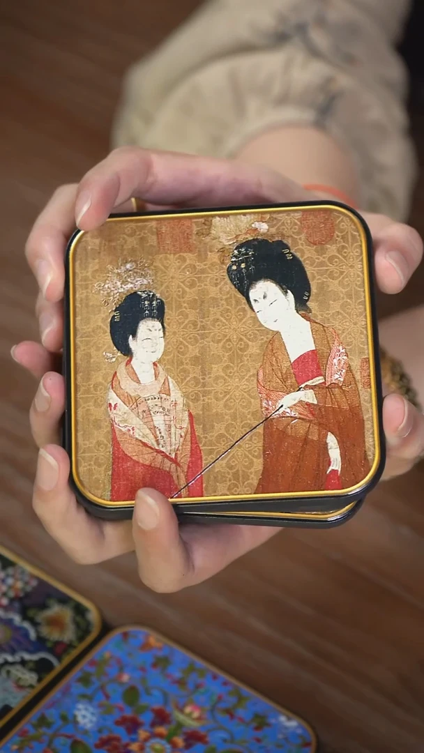 壹藏贰宝簪花仕女图杯垫一套