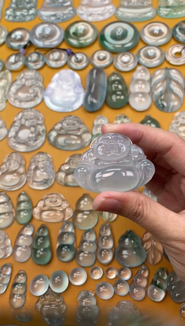 翡翠未镶嵌吊坠(不含链)佛公45 45.3 7.8