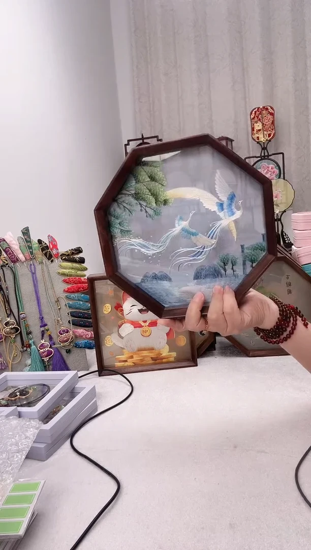 扇子苏绣作品手工摆台