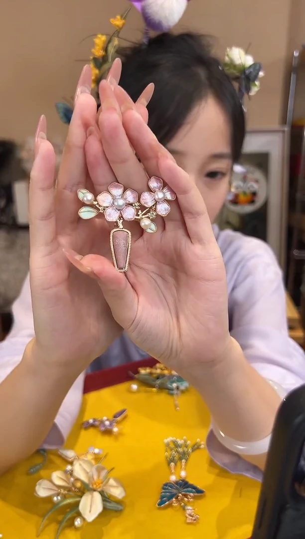 刺绣苏绣世家非遗手工（胸针）