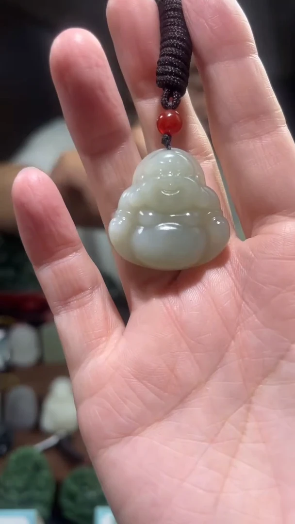 颈饰未镶嵌和田玉·