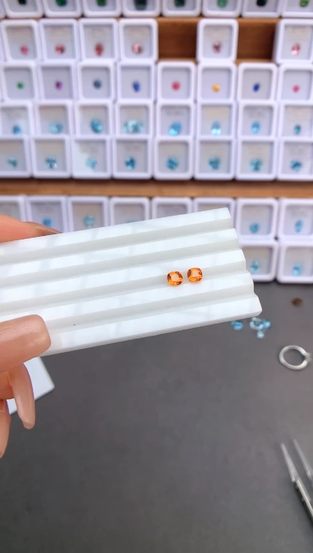 未镶嵌裸石定制石榴石多样性发货1对