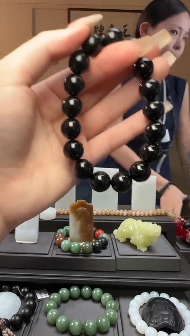 和田玉未镶嵌颈饰青玉圆珠手串