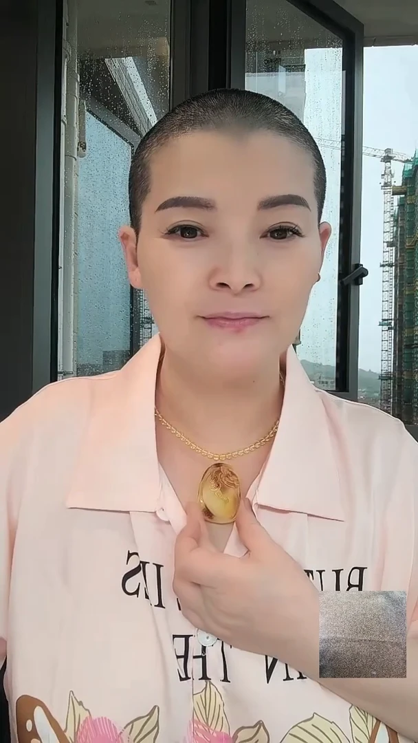 未镶嵌颈饰琥珀吊坠