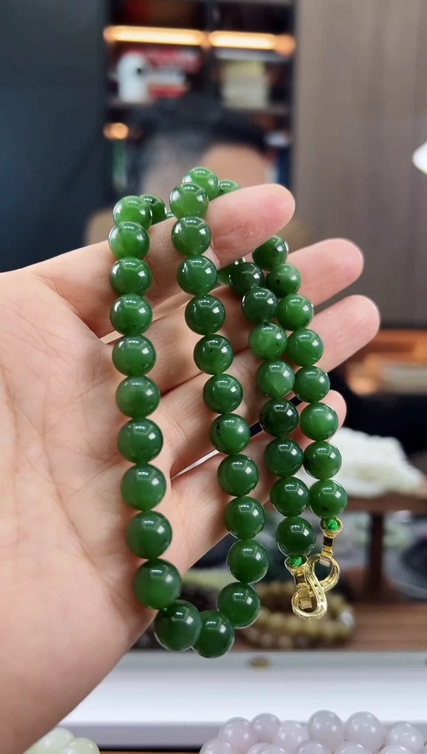 未镶嵌手链和田玉（碧玉）卡10碧玉项链少量黑点