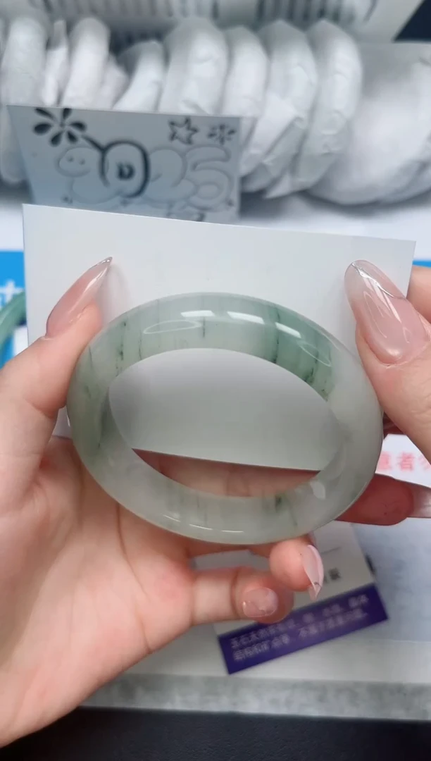 【闪购商品】石英质玉手镯未镶嵌27