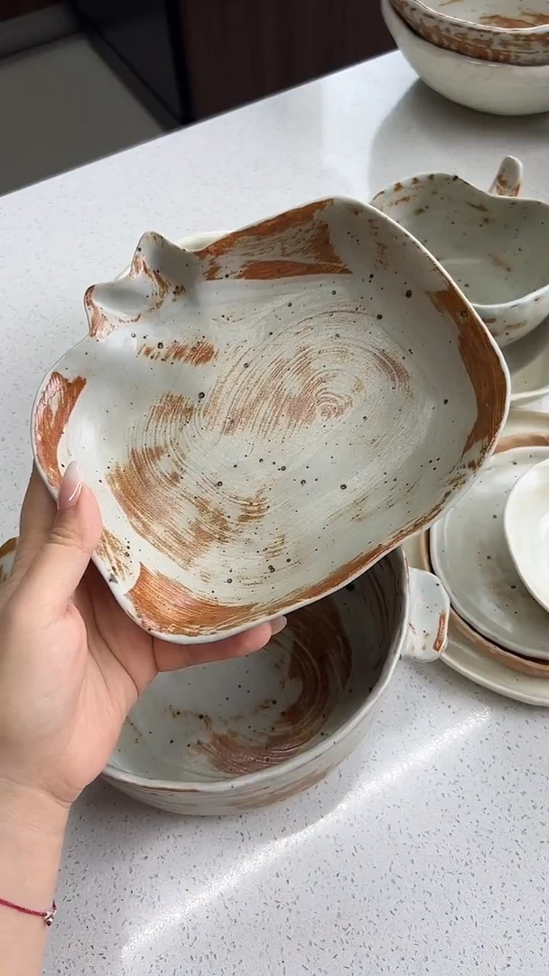 白瓷手塑糖色石榴盘