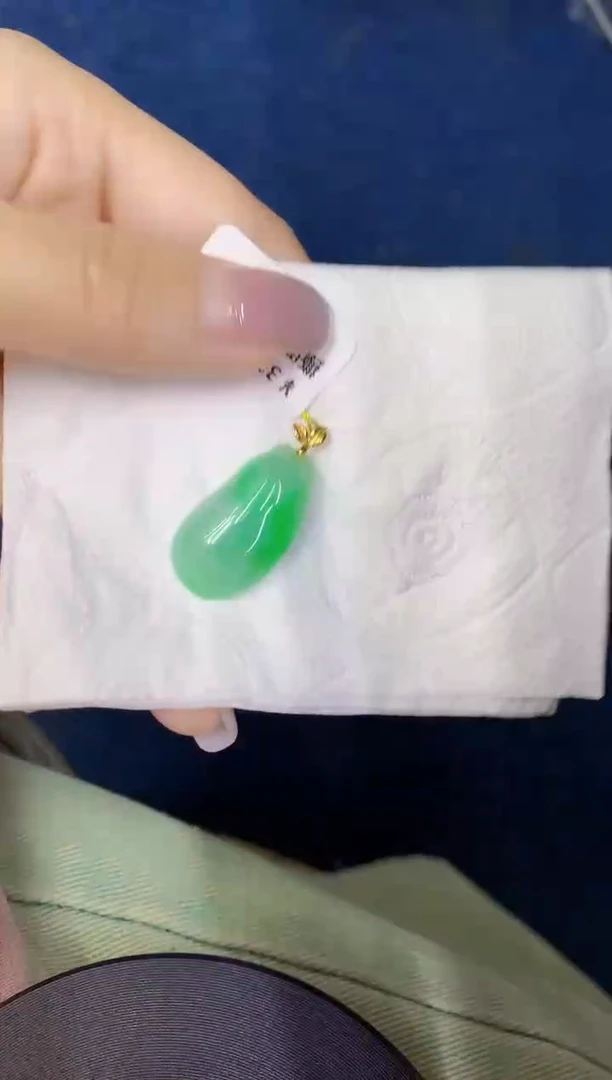 颈饰18K金镶嵌翡翠缅甸天然翡翠A货