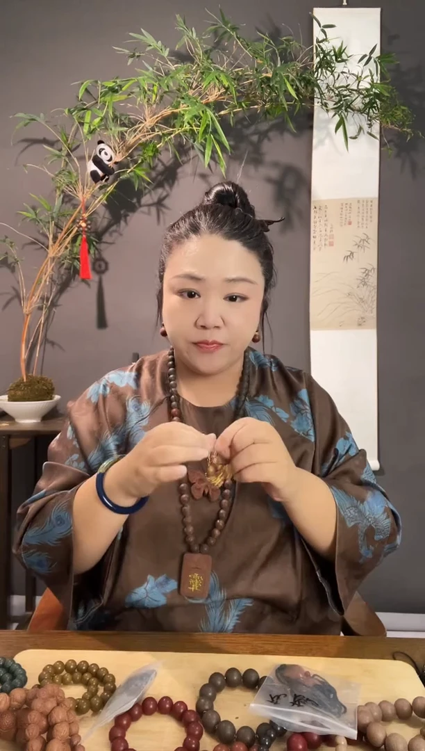 泥塑z****z金色 耳坠一对儿