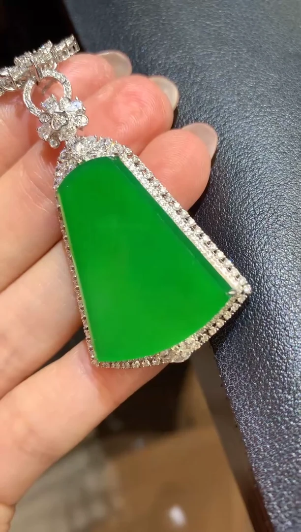 吊坠(不含链)18K金镶嵌翡翠93-无事牌