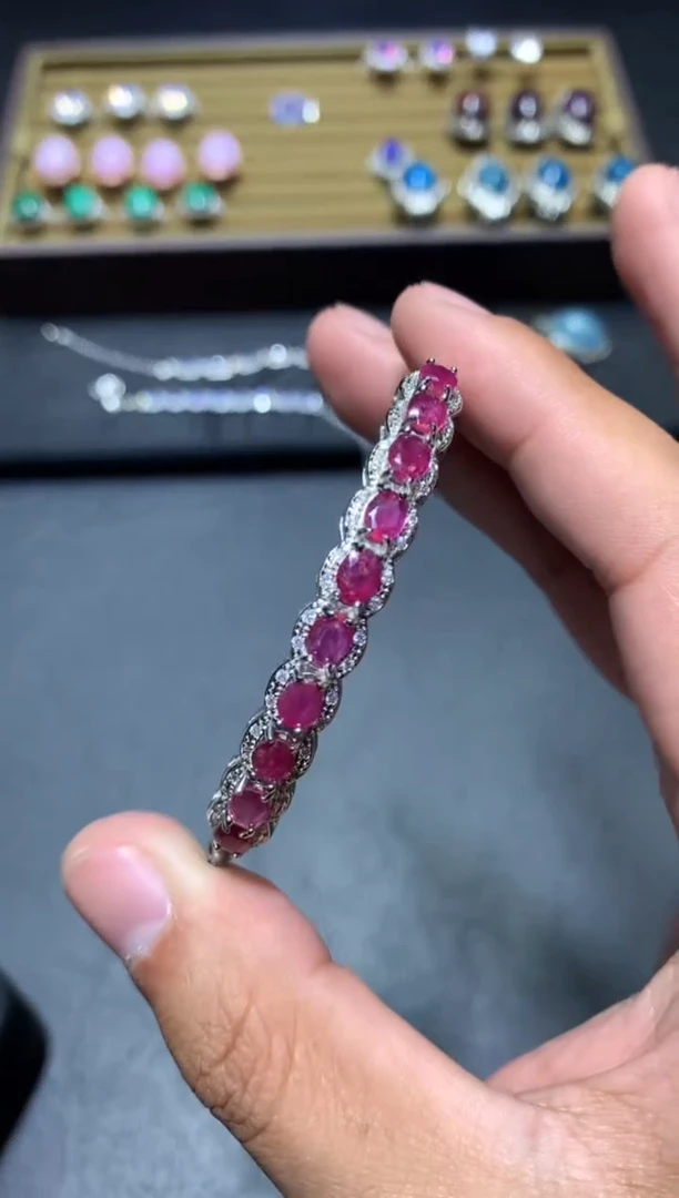 未镶嵌半镯红宝石K125