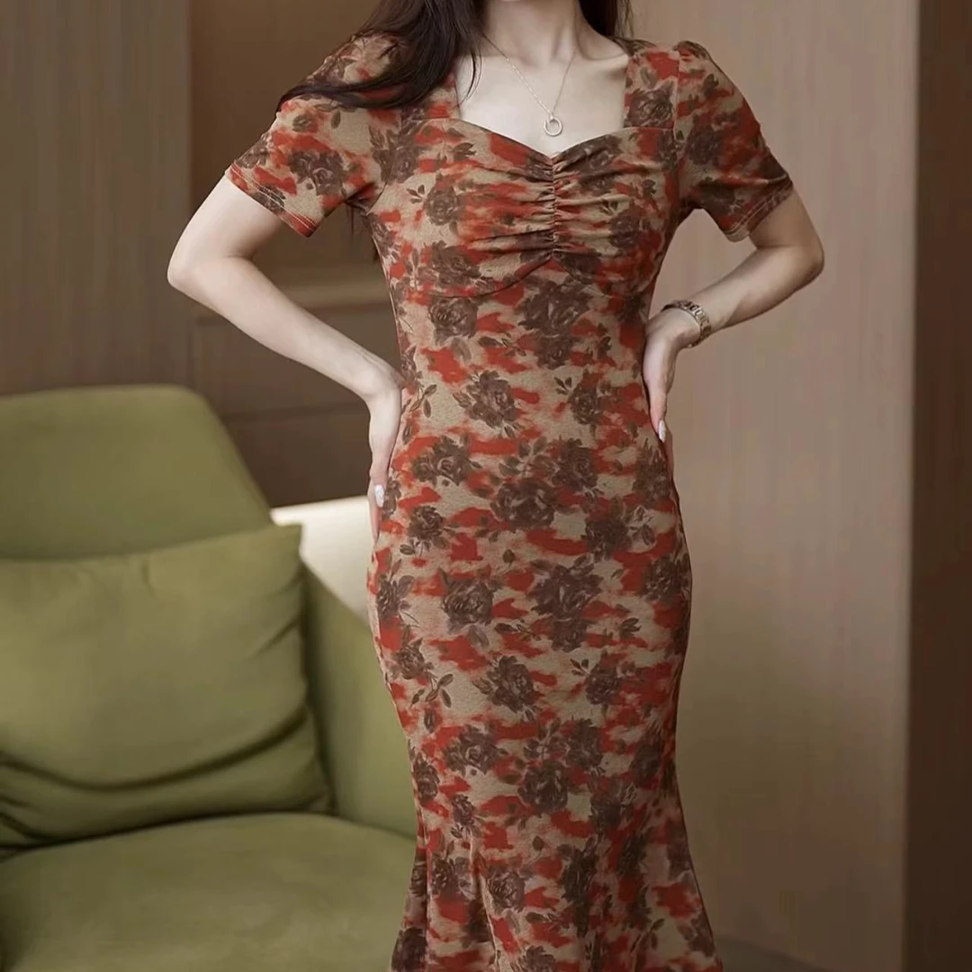 气质显瘦女人味花色百搭时尚连衣裙YF361