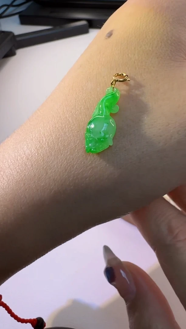 翡翠18K金镶嵌吊坠(不含链)缅甸A货翡翠
