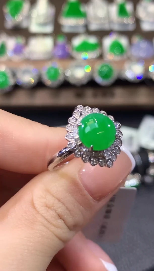 18K金镶嵌戒指翡翠A64