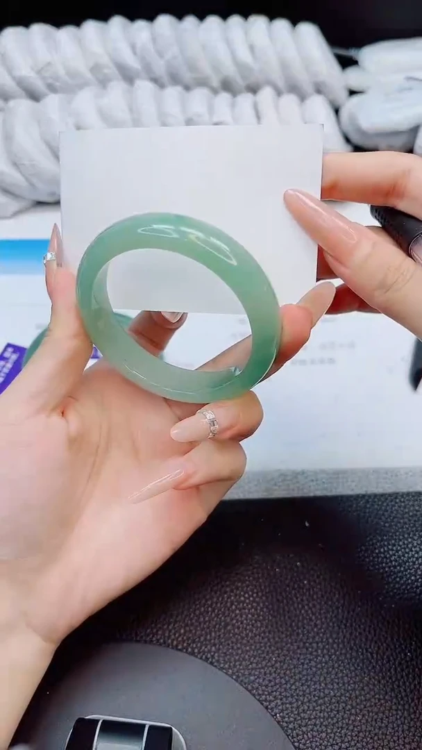 未镶嵌手镯石英质玉138-53.6