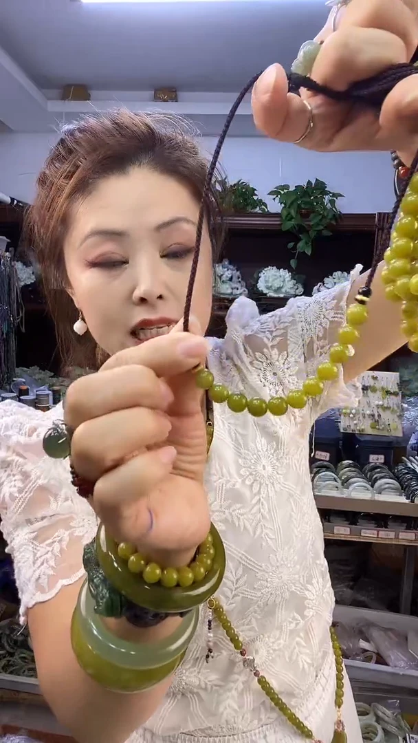 未镶嵌蛇纹石玉一生一世多样性发货其中之一
