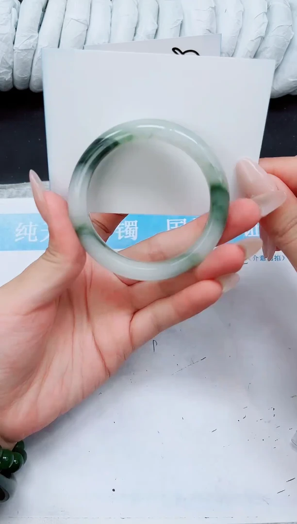 未镶嵌手镯石英质玉A250-54